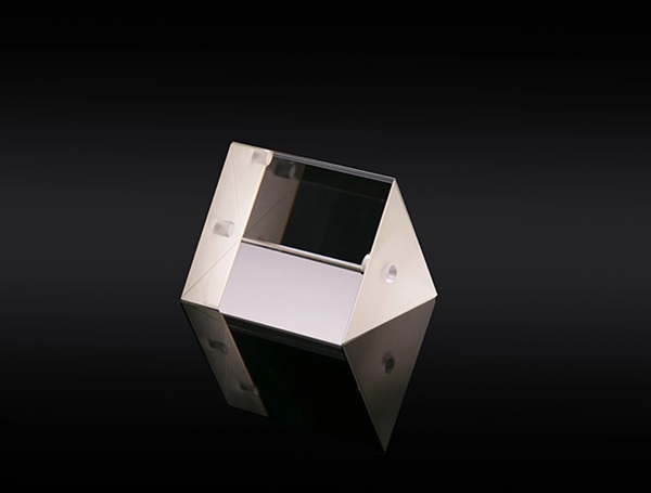 fused-quartz-prism-2.jpg
