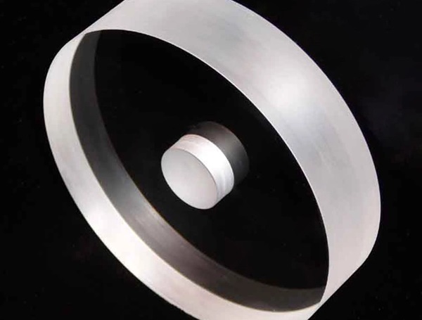 fused-quartz-prism-3.jpg